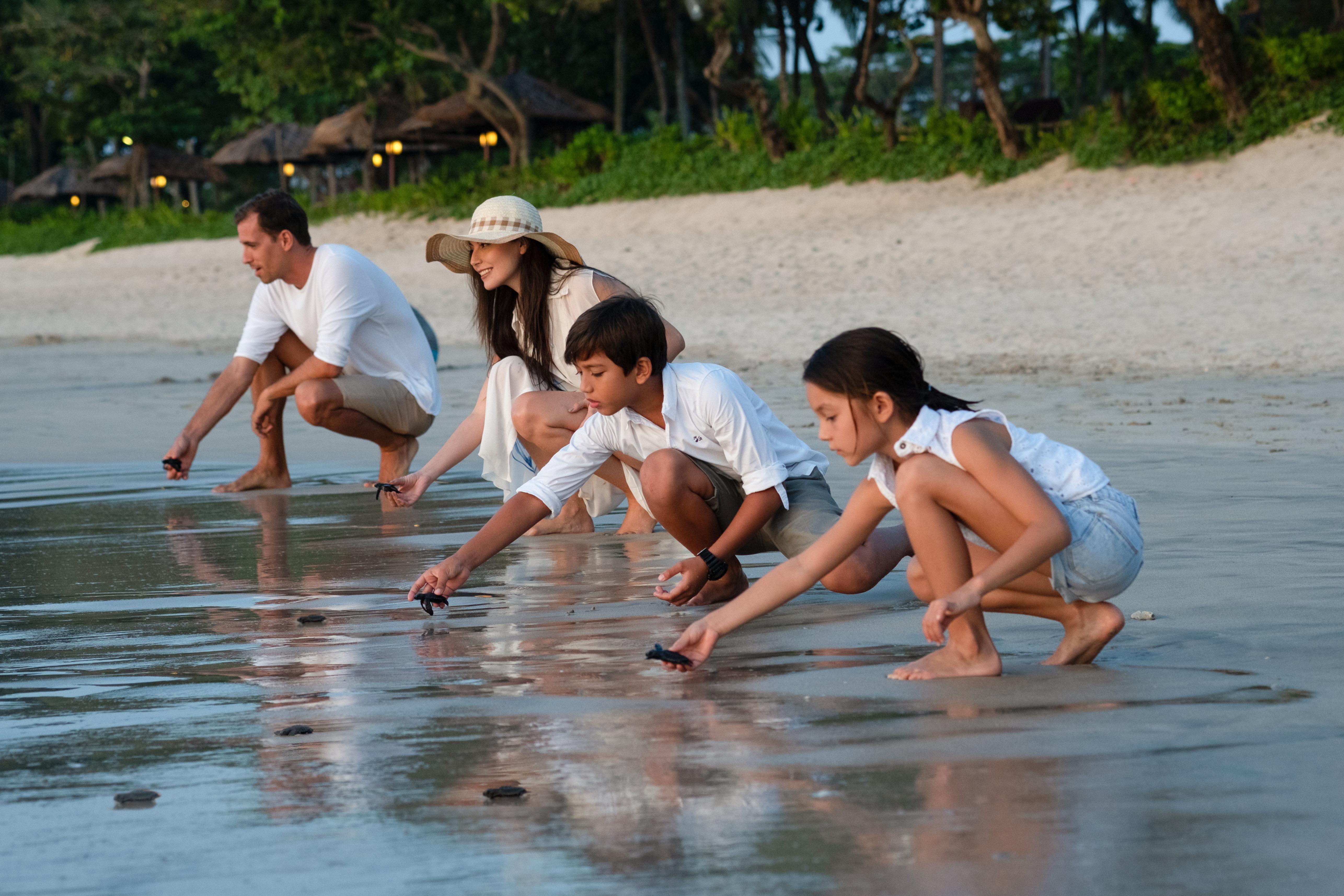 Intercontinental Bali Resort By Ihg Jimbaran Zewnętrze zdjęcie The family of Crown Prince Alexander II of Russia