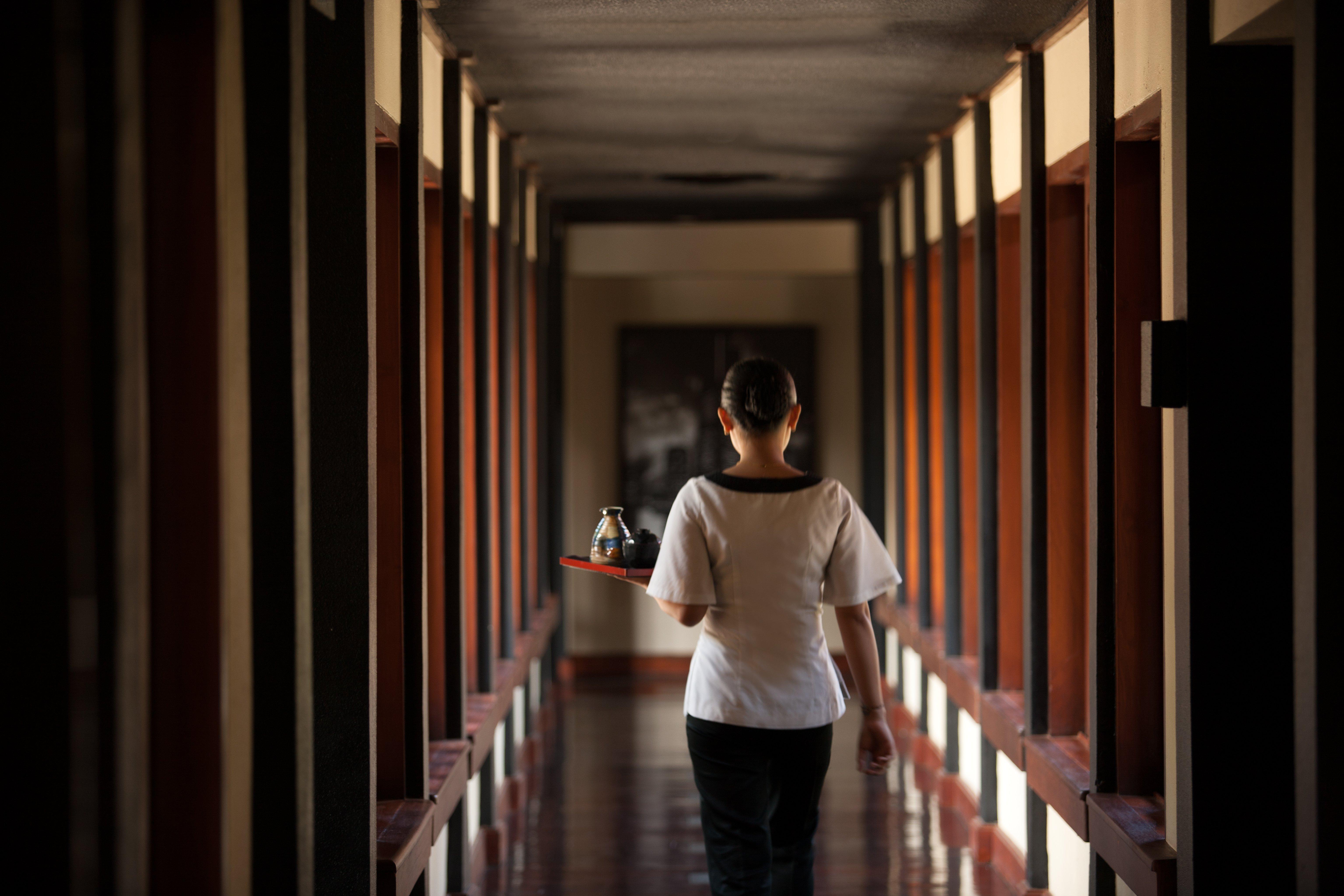 Intercontinental Bali Resort By Ihg Jimbaran Zewnętrze zdjęcie A Thai hotel maid