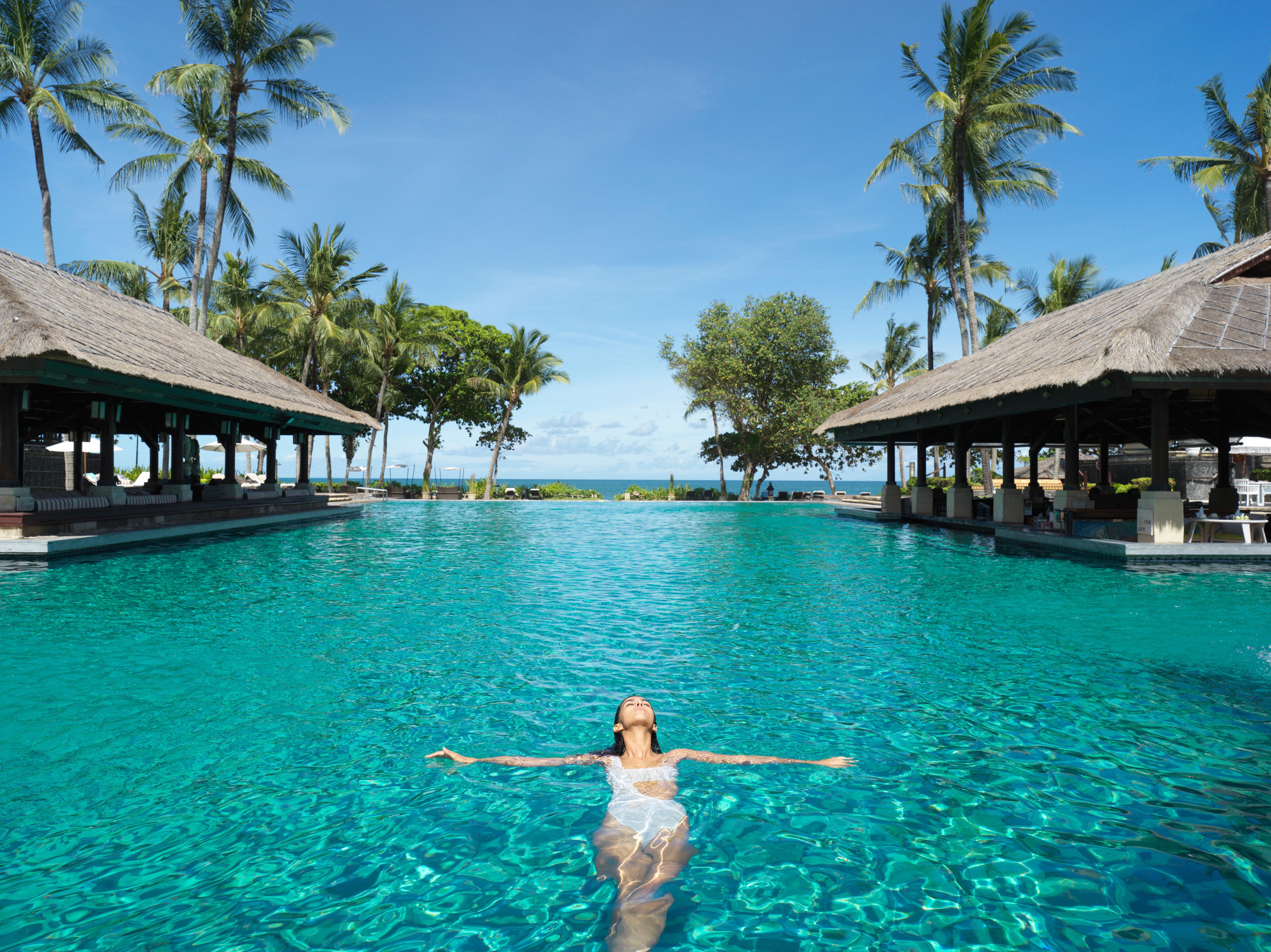 Intercontinental Bali Resort By Ihg Jimbaran Zewnętrze zdjęcie Infinity pool at the Intercontinental Resort Bali, Indonesia